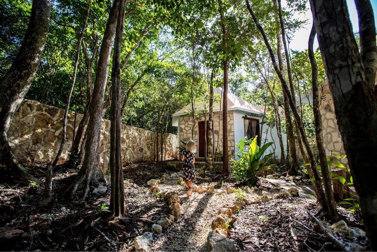 Escarabajo Rojo Bed and Breakfast Tulum Exteriör bild