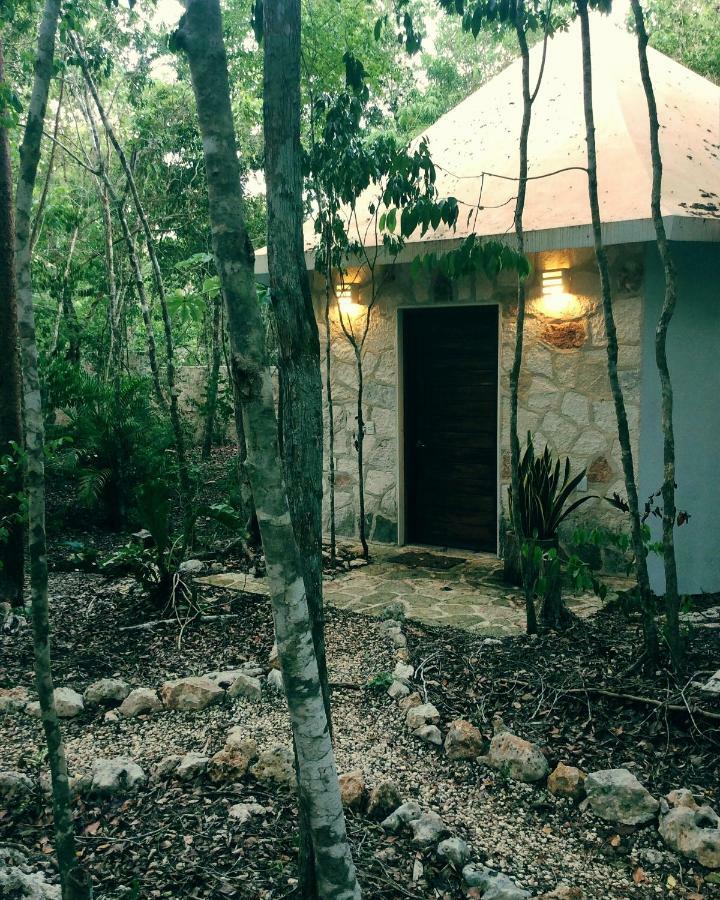 Escarabajo Rojo Bed and Breakfast Tulum Exteriör bild